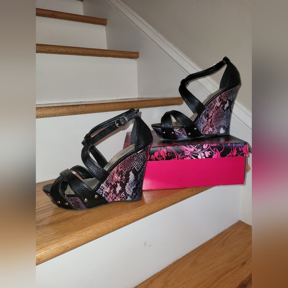 Purple, Blue, Pink Snakeskin Patterned Wedges with Black Faux Leather Straps - Picture 4 of 6